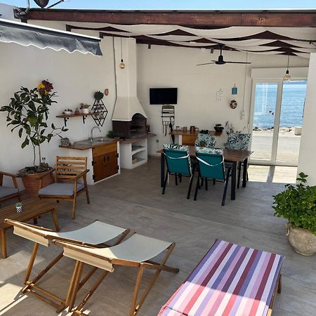 Beach House Oasis Villa Livak Каштела Экстерьер фото