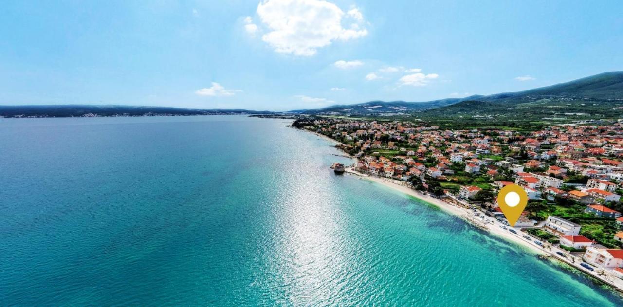 Beach House Oasis Villa Livak Каштела Экстерьер фото
