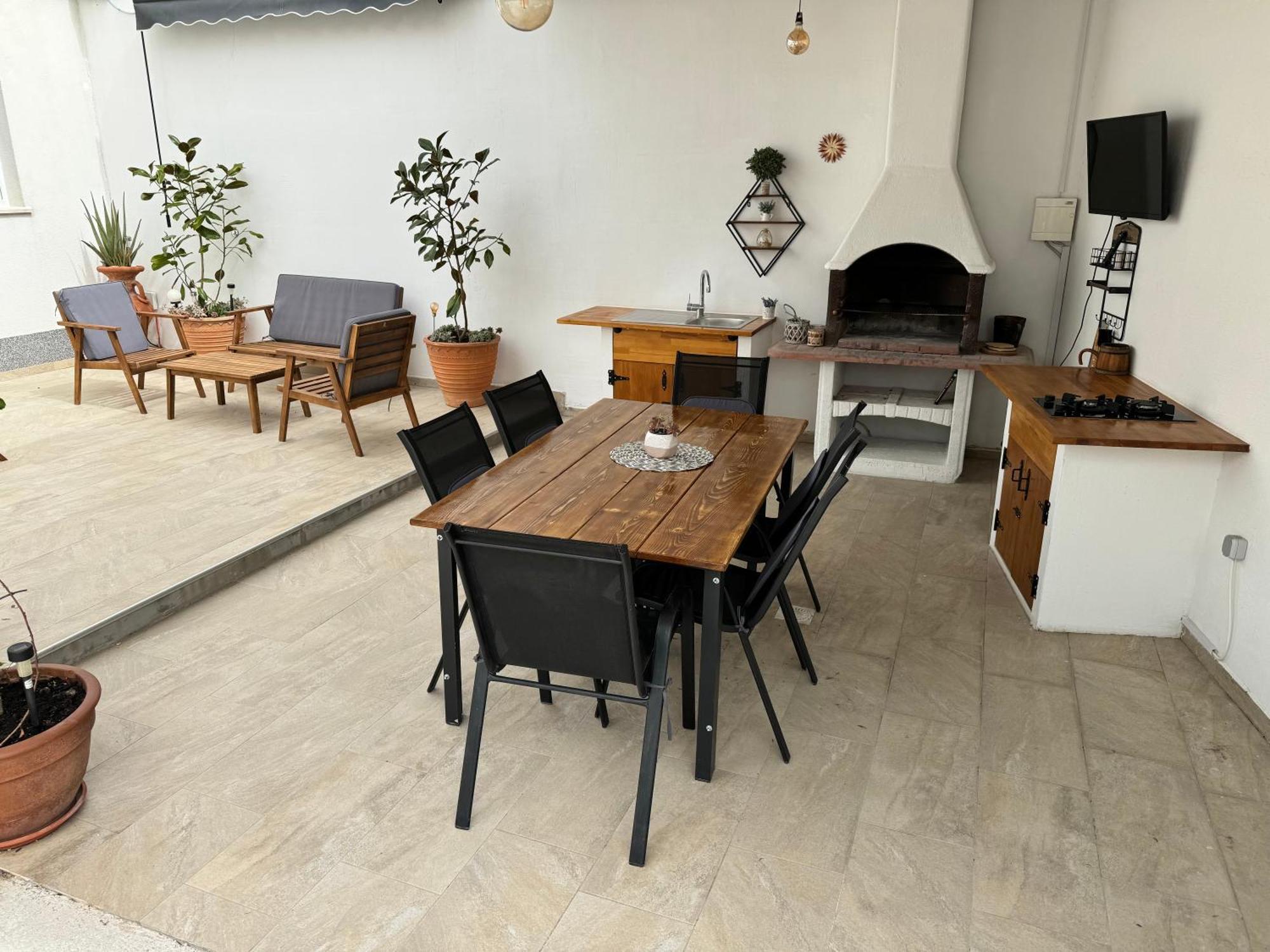 Beach House Oasis Villa Livak Каштела Экстерьер фото