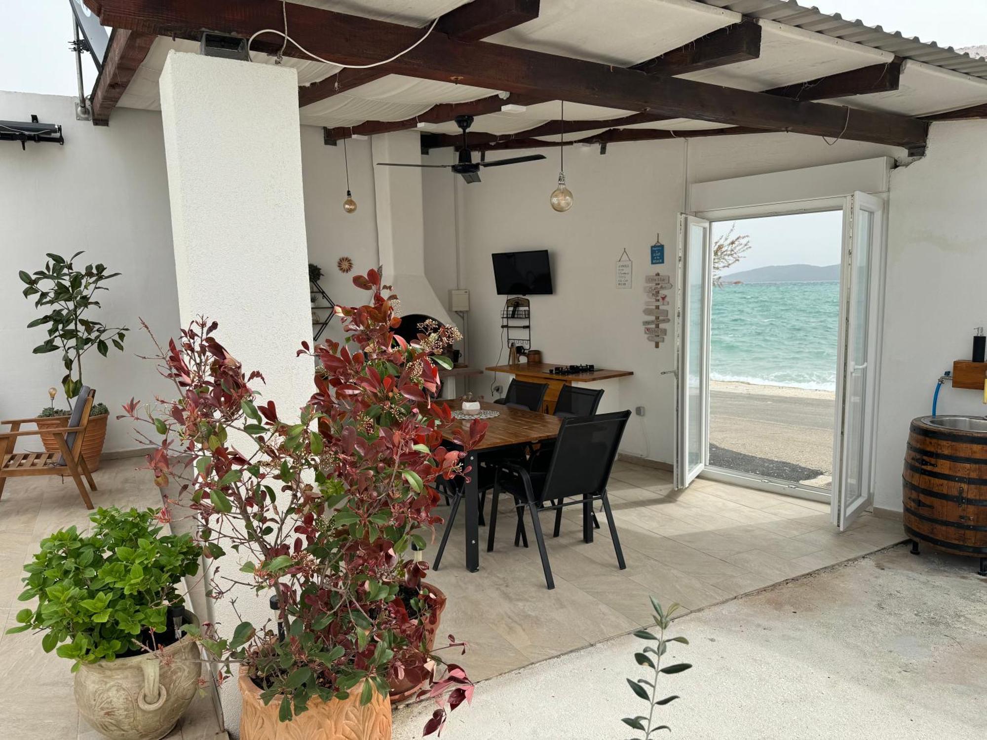 Beach House Oasis Villa Livak Каштела Экстерьер фото