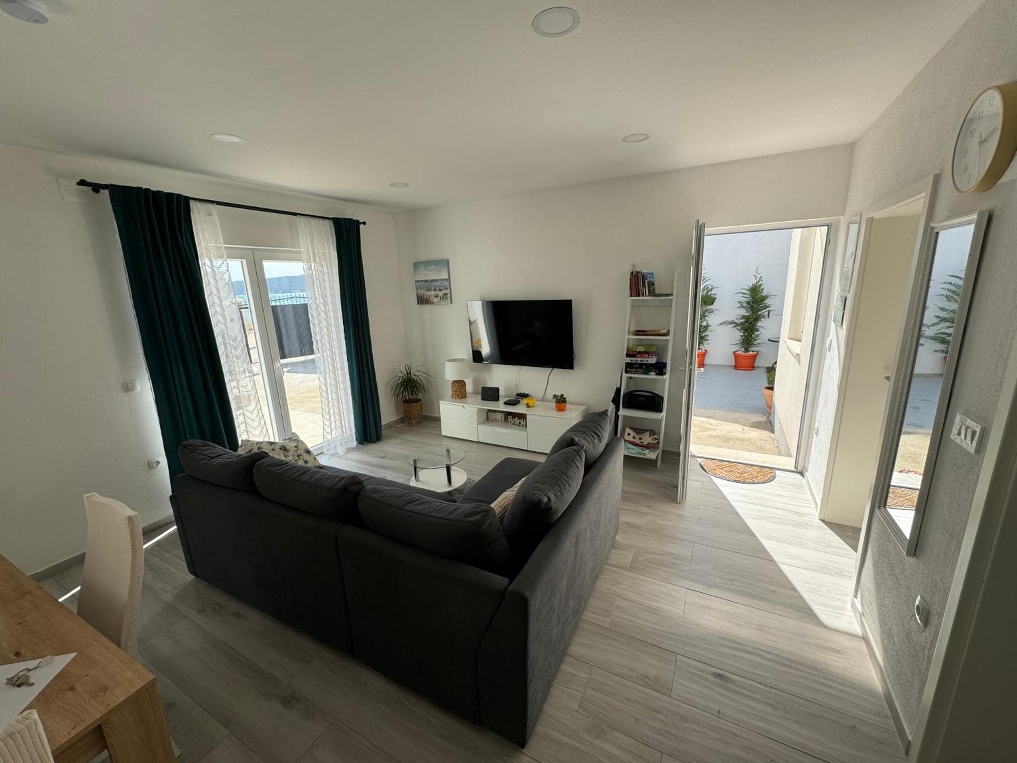 Beach House Oasis Villa Livak Каштела Экстерьер фото