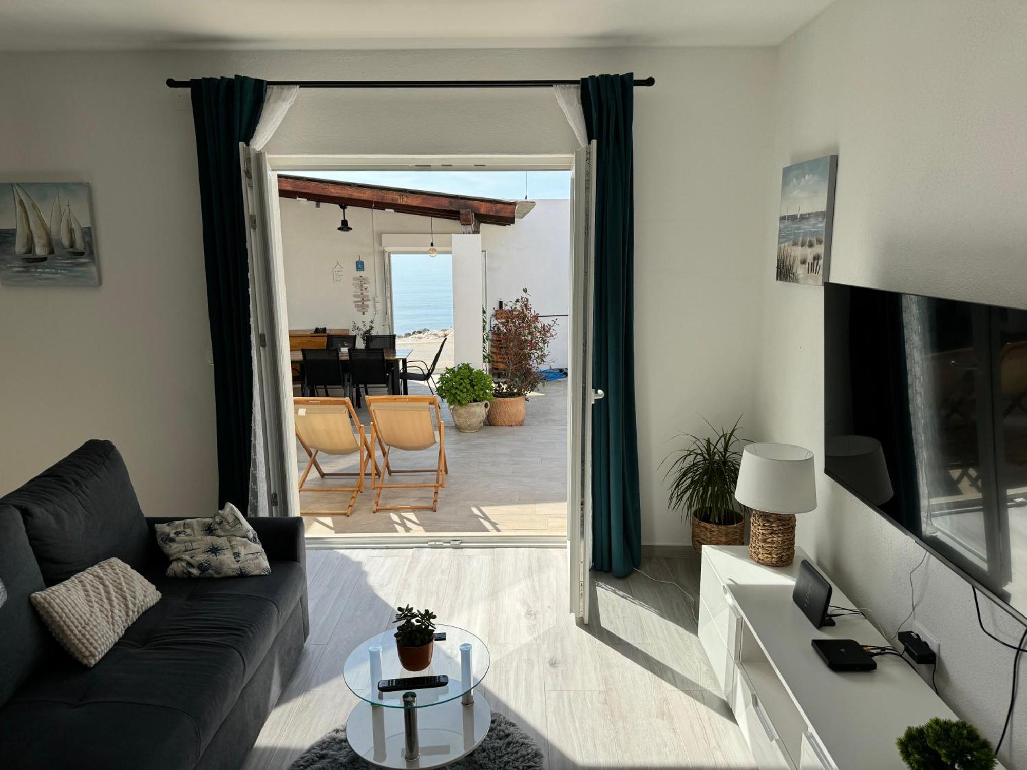 Beach House Oasis Villa Livak Каштела Экстерьер фото