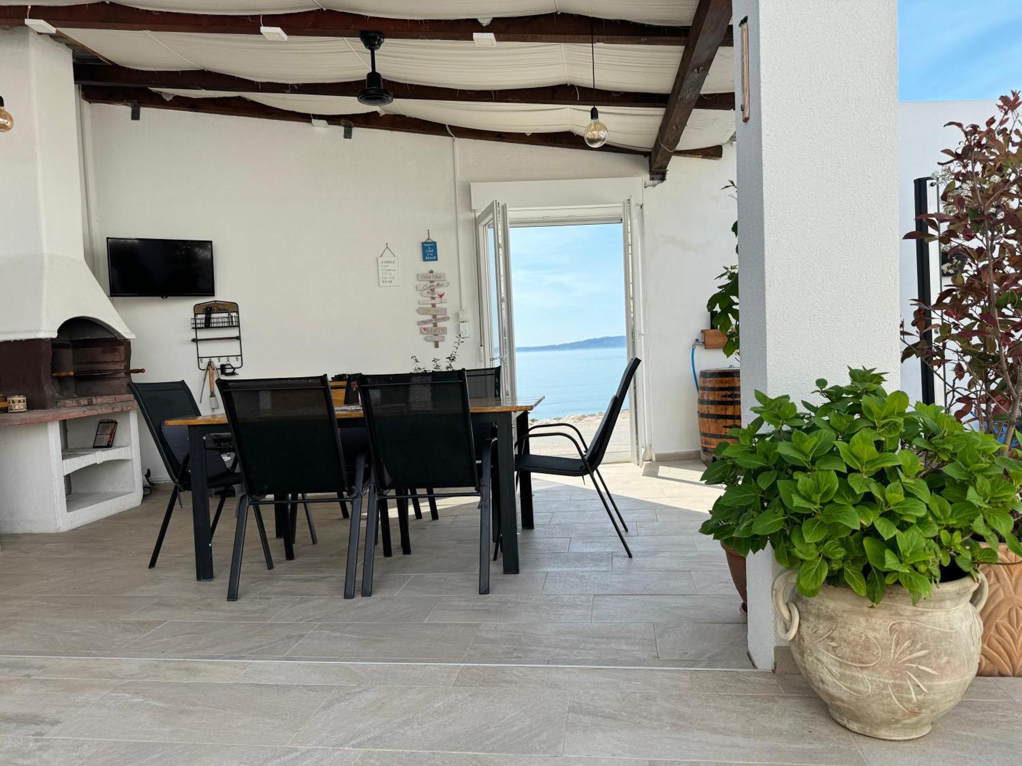 Beach House Oasis Villa Livak Каштела Экстерьер фото