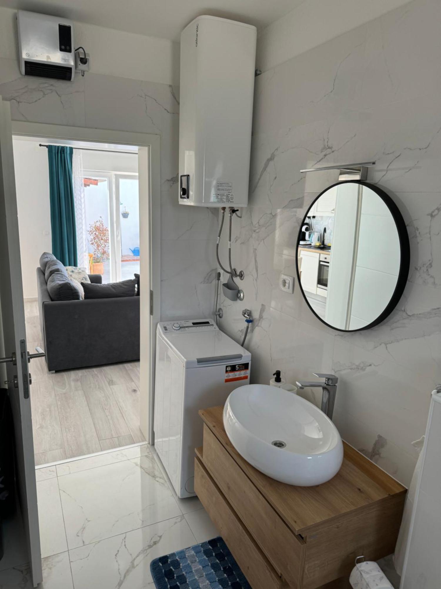 Beach House Oasis Villa Livak Каштела Экстерьер фото